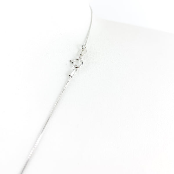 Détail fermoir collier chaîne en argent 925 mousqueton