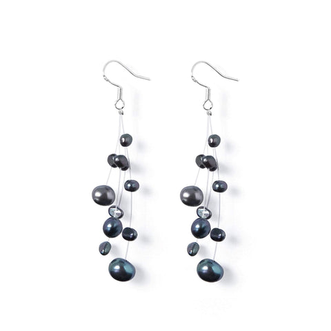 Boucles d’oreilles Constellation perles d’eau douce noires sur fil de nylon et argent 925.