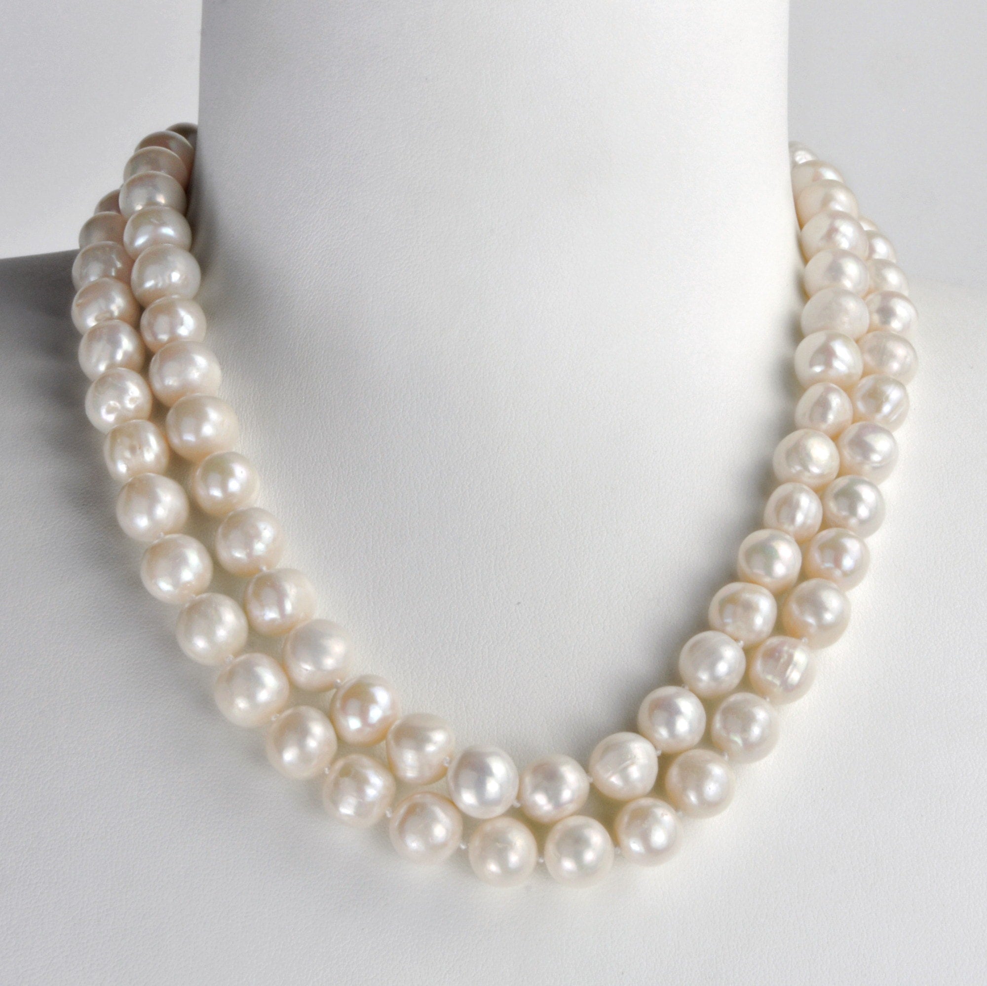 Collier double rangs first lady en perles de culture d’eau douce rondes blanches de 10mm, longueur 45cm et fermoir en argent 925