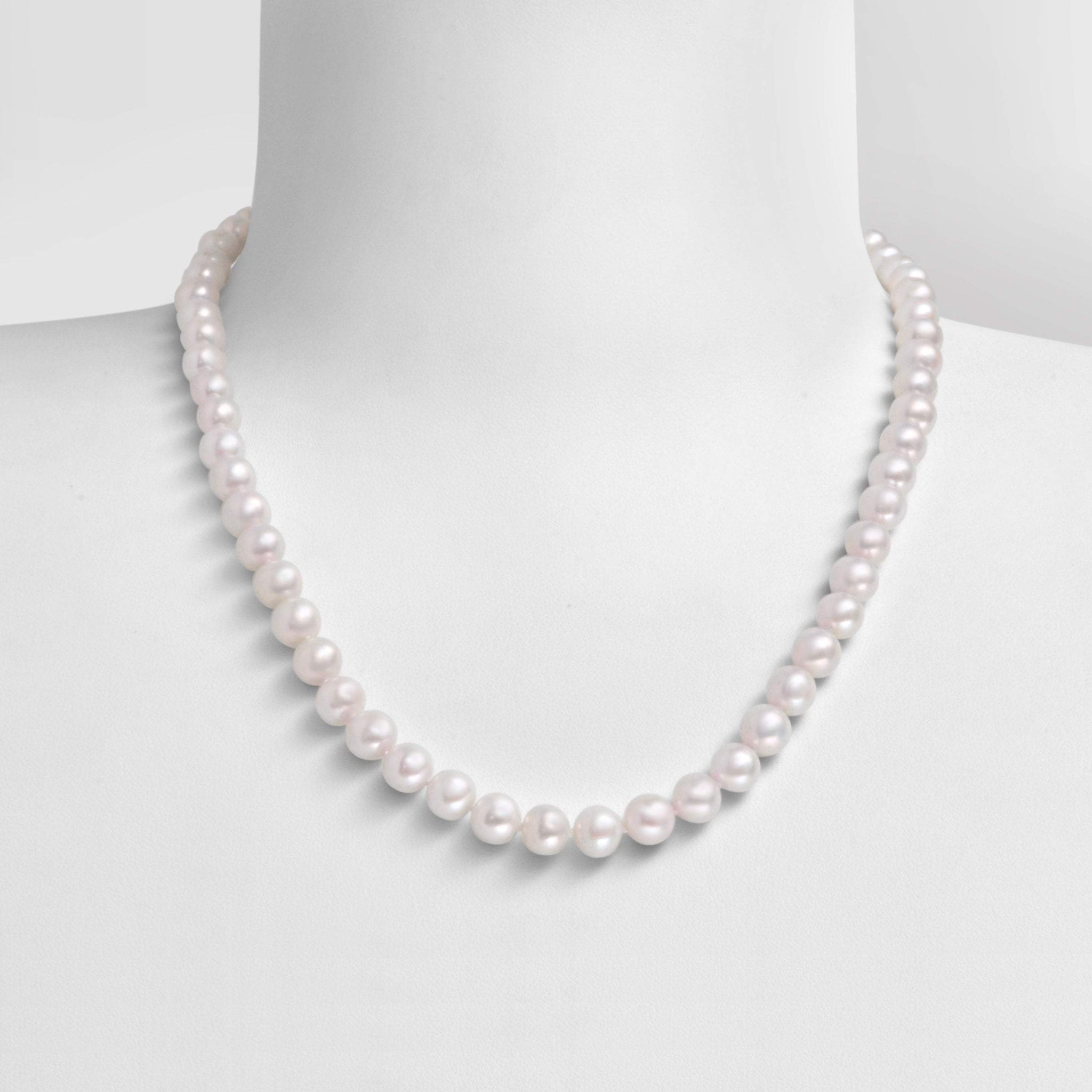 Collier de rang Princesse  longueur 46cm en Perles de Culture d'eau Douce   semi rondes taille 7mm couleur blanche fermoir forme haricot en Argent 925  et nœud entre chaque perle