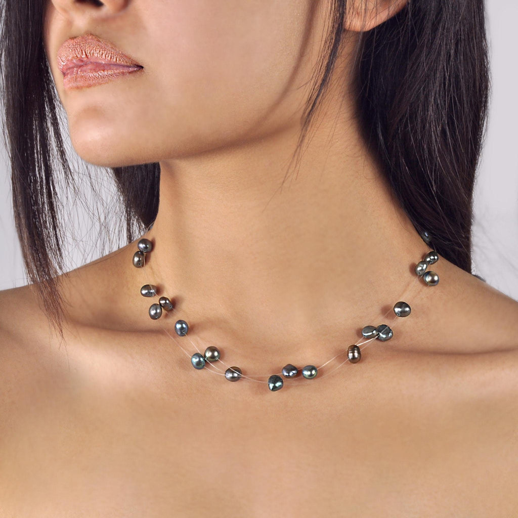 Collier de perles d'eau douce noires et de perles de rocaille Collier de perles d'eau douce noires et de perles de rocaille