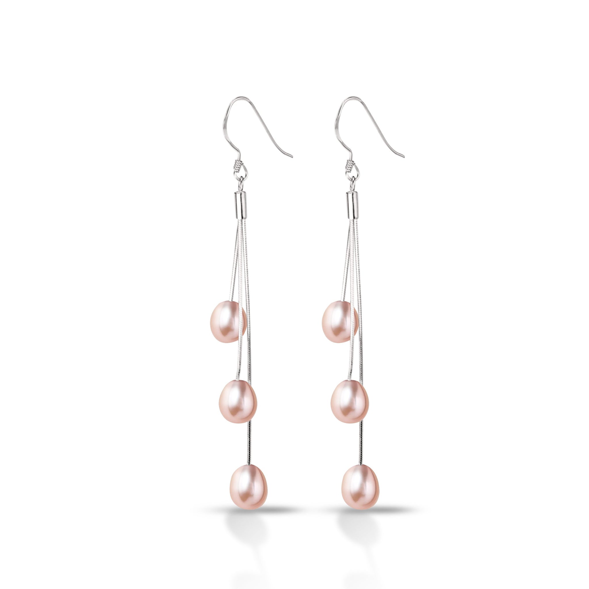 Boucles d'Oreilles  3 Perles de Culture d'Eau Douce  de couleur rose nacré  en forme de goutte taille 7mm montées sur Pendentif  fermoir et chainettes de 3 longueurs différentes en argent 925 .
